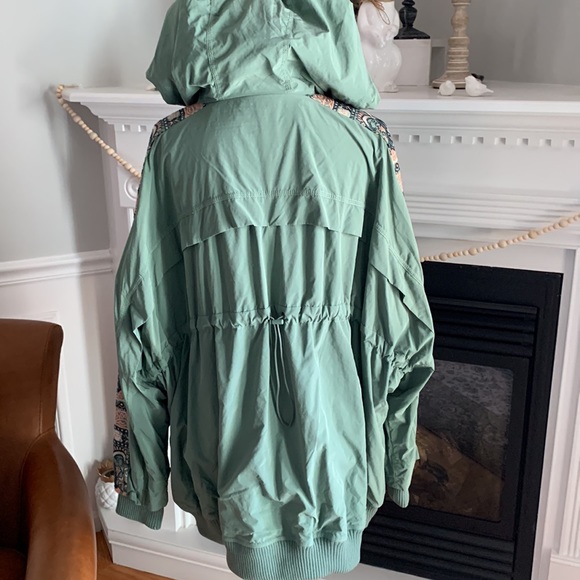 🌼FREE PEOPLE EMBROIDERED LIGHTWEIGHT JACKET🌼 - Picture 6 of 8